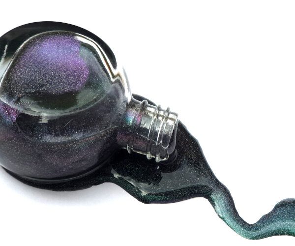 Chromatic Interference pigment for makeup and nail polish
