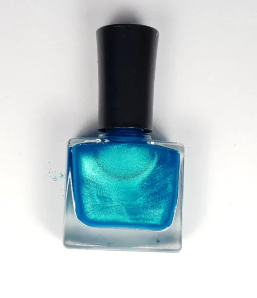 The perfect mica and metallic nail polish? We show you how! mica nail polish blue no liquid pigment 518x600 - The perfect mica and metallic nail polish? We show you how!