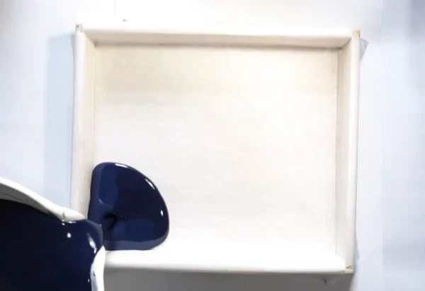 <strong>Diamond Peacock Soap Swirl - Tutorial</strong> peacock 1st pour blue soap micamoma 600x412 - <strong>Diamond Peacock Soap Swirl - Tutorial</strong>