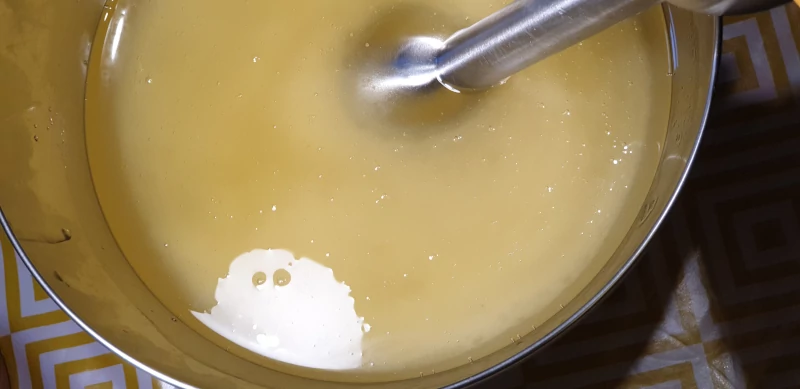 partially-mixed-cold-process-soap partially-mixed-cold-process-soap