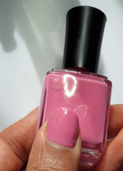 pink nail polish gold red flakes tutorial2 1 434x600 - How to Make Pink Jelly Nail Polish with Gold and Red Flakes - From Scratch