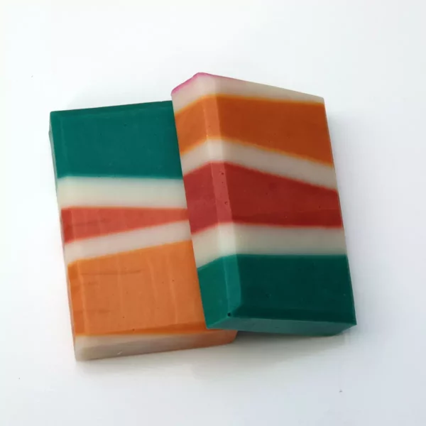 backgammon3 600x600 - How to choose colours that match hot pink